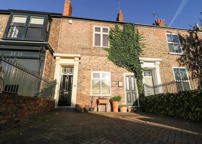 Blacksmiths Retreat, 50 Holgate Road