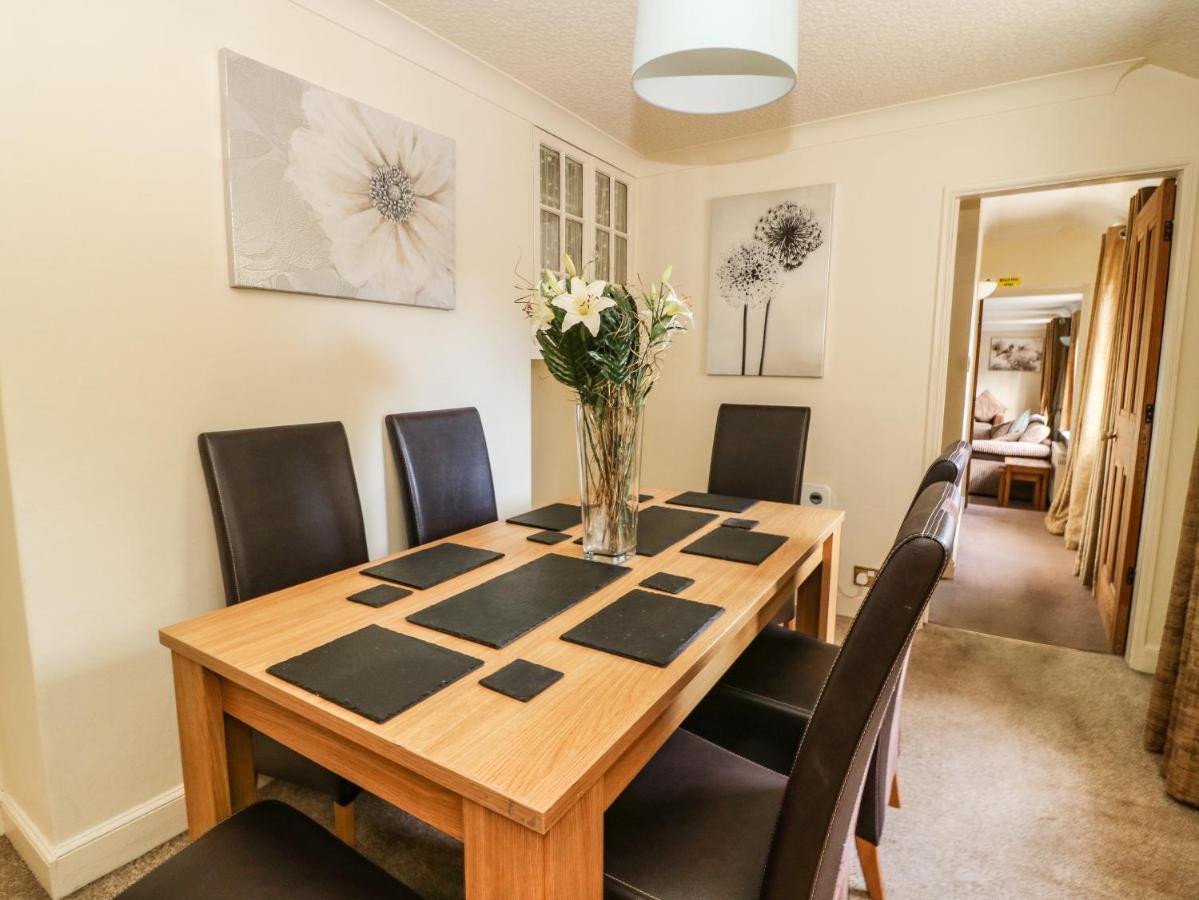 Blacksmiths Retreat, 50 Holgate Road
